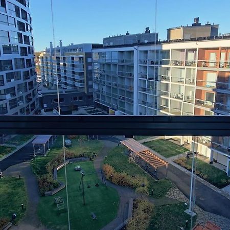 New Studio Cherry Near Helsinki Airport In Kivistoe Vantaa Dış mekan fotoğraf