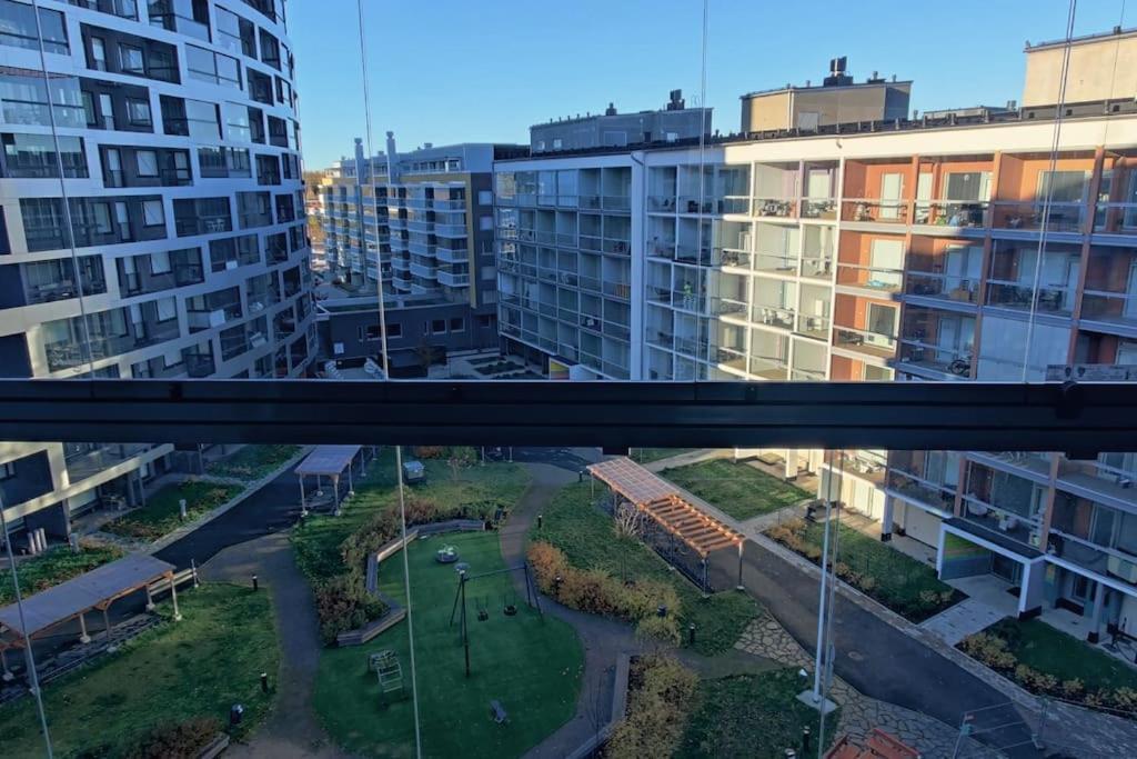 New Studio Cherry Near Helsinki Airport In Kivistoe Vantaa Dış mekan fotoğraf